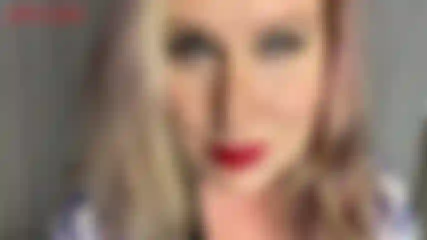 Rends-moi mouillée findom - tu es resté éveillé toute la nuit à te branler en pensant à jackie pendant des jours, et ce soir ne fait pas exception… sauf que ça pourrait bien changer ! Tu vois, jackie pense qu'il est temps que tu explores un peu plus loin ton kink findom. Jackie a un kink à elle...