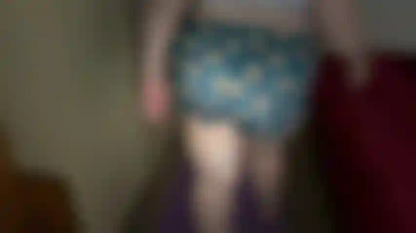 Foxy bbw pawg yoga - dans ce clip, jackie porte un petit pyjama foxy, et son cul est absolument magnifique dans son short ! Jackie s'étire et fait du yoga, on la regarde sous tous les angles penchée dans son short moulant satiné, ça donne...