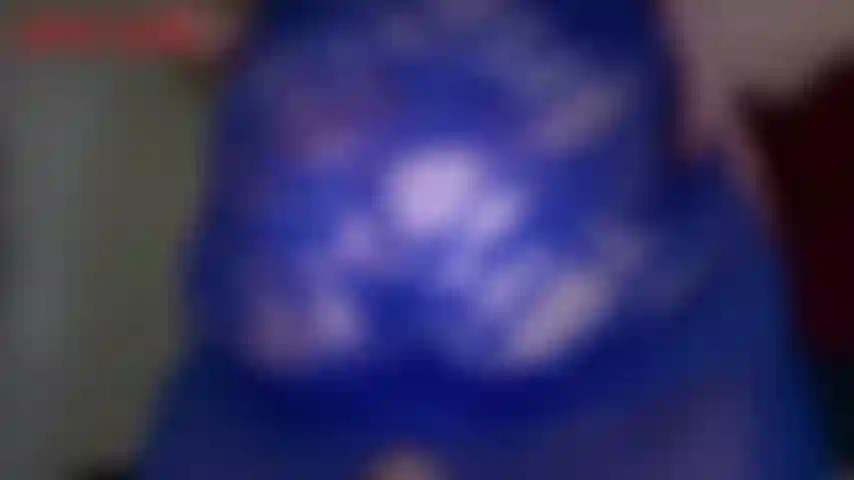 Le ventre de déesse-milf qui tremble devant ton visage. D'énormes et lourds seins de milf qui pendent aussi... Cette vidéo a tout ce dont vous rêvez. Vous aimez les vallées potelées, et le gros ventre rond de maman salope de jackie est une cible parfaite pour votre sperme !