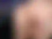 Partageant un gode double avec la maîtresse de poule mouillée, jackie a encore regardé du porno bbc et ça l'a rendue tellement excitée... Dommage pour toi, sa petite poule mouillée est tout ce qu'elle a sous la main en ce moment...