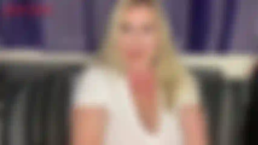 Bbc seulement pour moi - c'est un confessionnal rapide, jackie a besoin de se débarrasser de ça. Jackie adore les hommes noirs, elle n'en a jamais assez de la bbc ! Jackie montre vos courbes dans ce clip et vous raconte à quel point elle a constamment la bbc en tête. Rien...