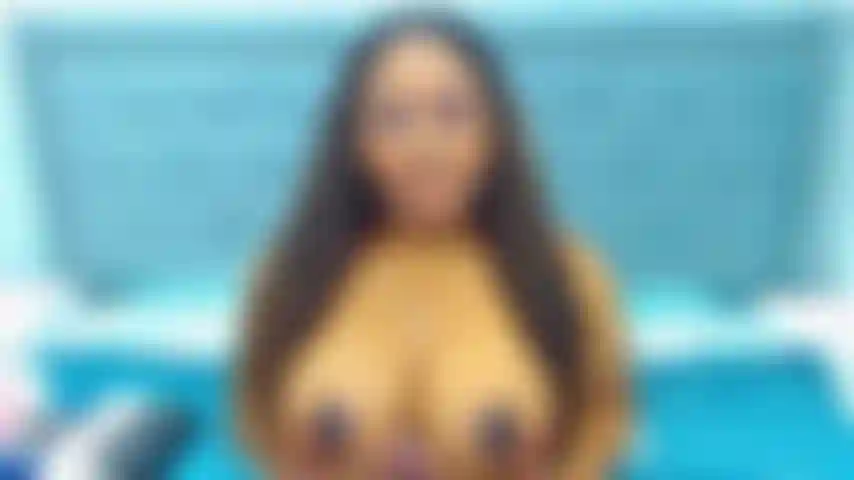 Montrez les seins et la chatte.