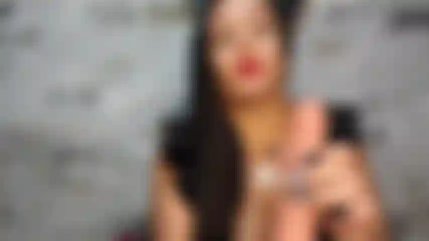 ENJOY A SEXY JOI WITH LONG NAILS, AUDIO IN SPANISH, MIMIT MY MOVEMENTS AND ENJOY MY VOICE