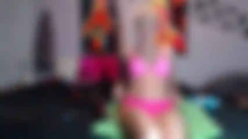 Jayda diamonde gros jouet anal.