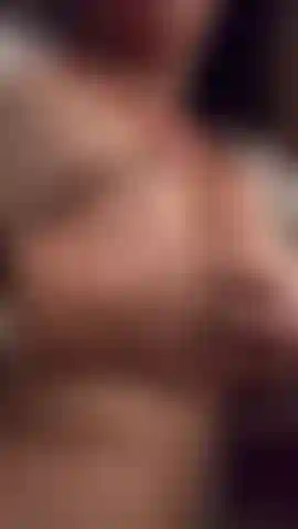 J'avais tellement envie de baiser !! Si tu veux en voir plus, viens me parler 😈.