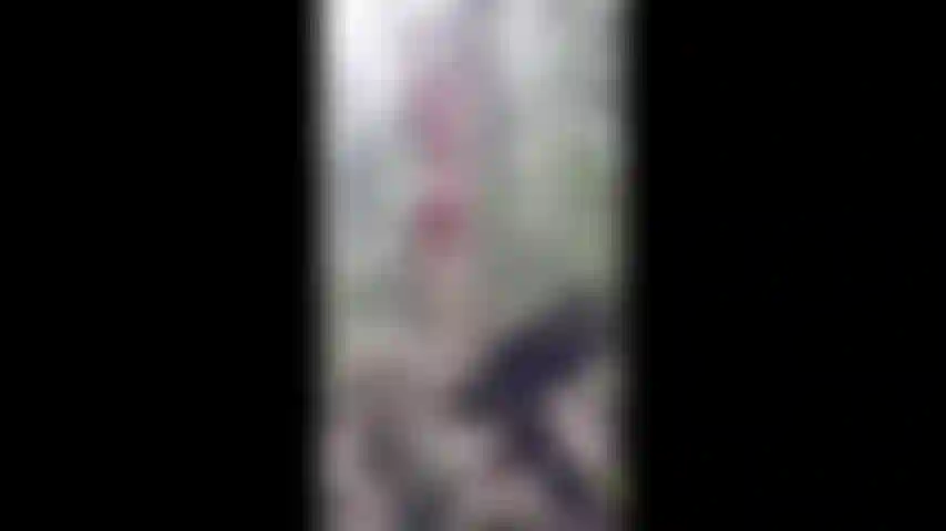 JazzabelleRox nue dans le bush australien.