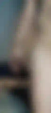 Regardez mes gros seins et à quel point je peux écarter mes trous.. Prise au hasard rapidement pour faire une vidéo en plein milieu de la peinture d'une pièce en devenant excitée pour vous tous..