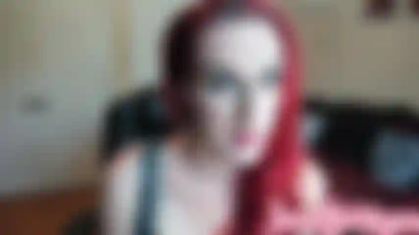 La déesse cei asmr entre dans votre esprit comme aucune autre et vous fait lécher cette charge dont elle sait que vous avez vraiment faim !