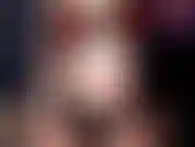 Jenn gicle et joue avec ses jouets lors d'une séance privée. Regardez-moi me déshabiller lentement de ma lingerie sexy et profiter de mes jouets préférés jusqu'à ce que je créme et gicle bien !