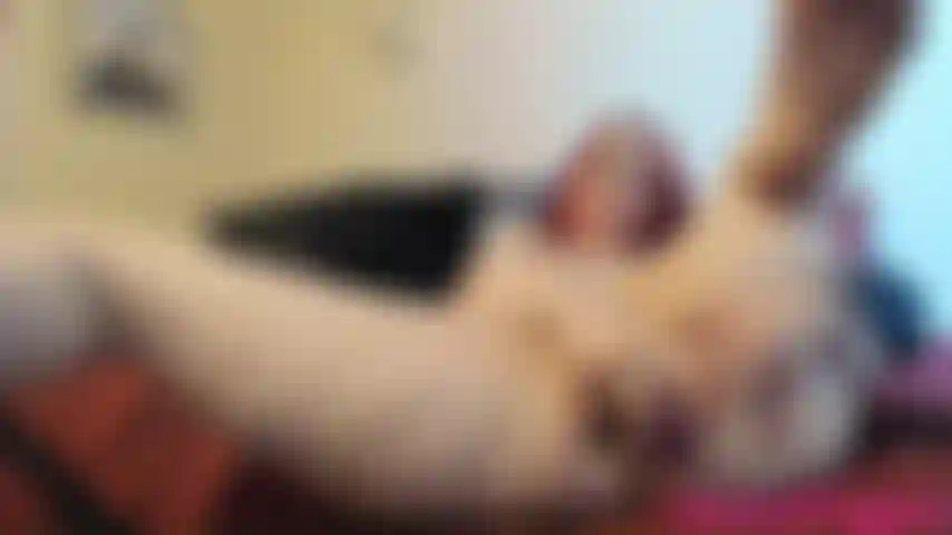 Regarde-moi jouer avec du sperme et de l'anus : parfois, j'ai juste besoin de m'asseoir et de m'amuser dans ce clip, je suis devenue super excitée et j'avais besoin de descendre, c'est un régal spécial car j'utilise mon plug et j'ai plusieurs gros systèmes d'exploitation. Regarde ta déesse sexy s'amuser encore et encore ;).