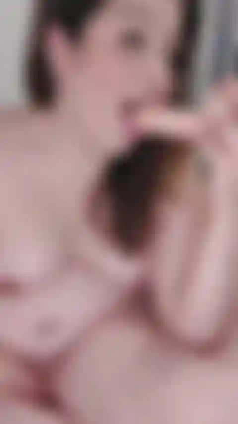 Un trou anal et une baise de chatte.