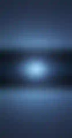 Le petit lapin montre ses seins.