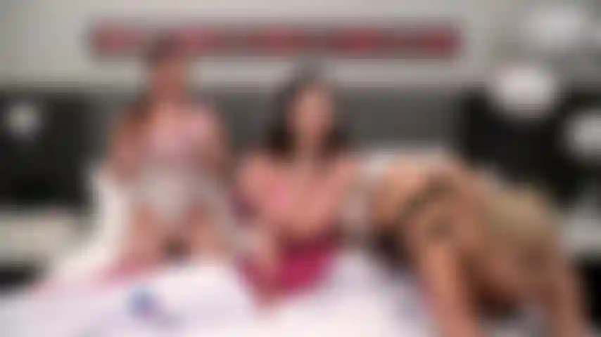 Pawg - la chaude milf ryan keely dans un trio en direct avec alyx star et alison ray.