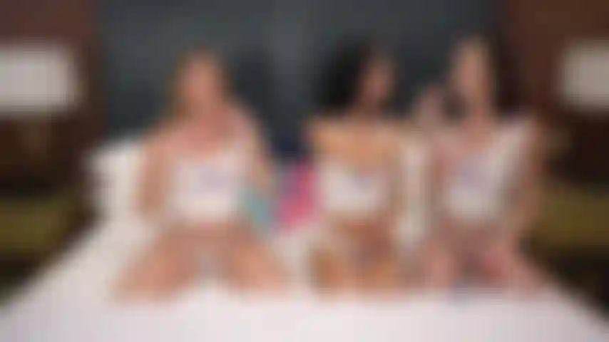 Jazmin luv, katie kush et diana grace font tout leur possible lors d'une émission de webcams en direct à trois le week-end.