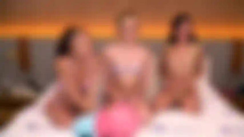 Tatouages ​​et seins - maya wolfe, whitney wright, charlotte sins dans l'un des 69 les plus chauds que vous ayez jamais vu. En direct sur jerkmate tv.