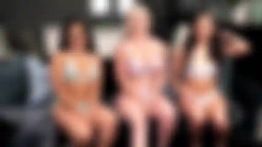 Anal fantasy - penelope woods regarde et se masturbe pendant que kay carter et summer col ont des relations sexuelles lesbiennes chaudes.