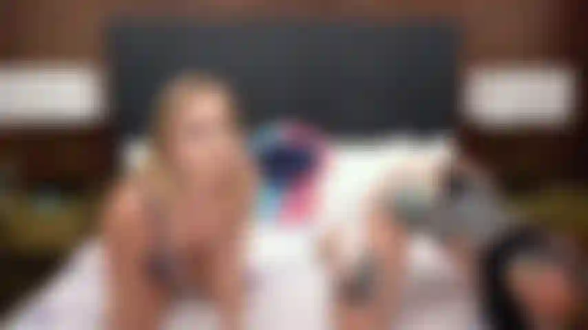 Rocky emerson, alex coal, percy sires train de lécher la chatte et se gode en train de se baiser en direct.