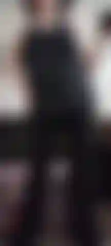 Sexy Striptease twerking my ass and showing off all of me.