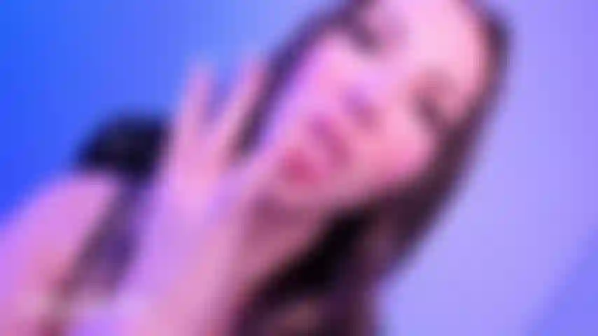 Masturbation extrême en bouche crachée joi.
