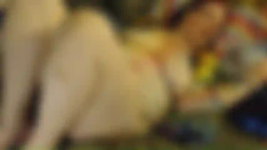 20240427 Je roule dans une combinaison en maille arc-en-ciel.