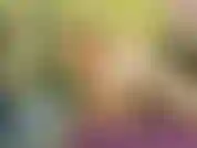 Regarde mon pied se balancer d'avant en arrière. Je pointe vers le haut et vers le bas. Tu tombes de plus en plus profondément sous le charme de mon pied. Ta bite devient de plus en plus dure. Quand tu exploseras, tu seras mon esclave pour toujours.