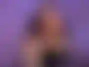 J'ai eu une longue journée cocu et mes collants couvraient les pieds ou tellement en sueur. Mes chaussures aussi. Reniflez-les tous les deux pendant que je vous laisse branler votre bite et vous raconter comment mon patron m'a baisé aujourd'hui.