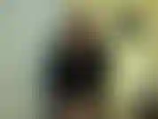 Tu sais comment nous avons dit que cette histoire de cocu resterait entre nous. Enfin, tout le monde le sait maintenant. Je pourrais dire que c'est une chose mutuelle ou je pourrais dire à tout le monde à quel point ton pénis est pathétique. Mange ton sperme et je mentirai pour toi.