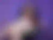 J'ai eu le plan à trois le plus incroyable avec ton meilleur ami et sa femme. Je suis tellement heureuse que tu n'étais pas là pour tout gâcher. Je vais te laisser branler ta petite bite pendant que je te raconte tout, puis tu pourras lécher tout ton foutre.