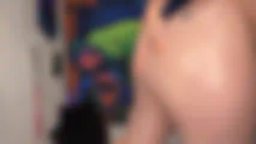 Twerking naked / oil on ass / ass smacking