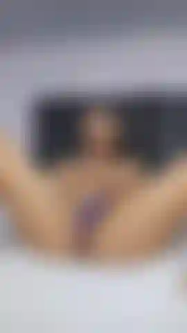 Play with my sweet pussy and make me squirt