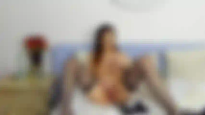 Doigté de chatte en gros plan !