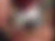 Des pirates rachelraine. Une fille/une fille avec un double gode en verre et des gros plans.