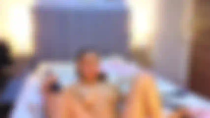 I masturbate with my domi until shouting from emotion