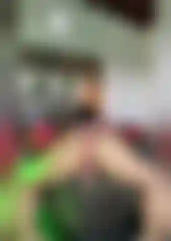 Je me suis réveillée très coquine et je veux monter ta bite dure.