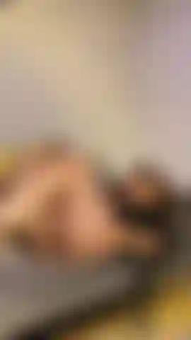 Mmm une agréable masturbation pour dormir.