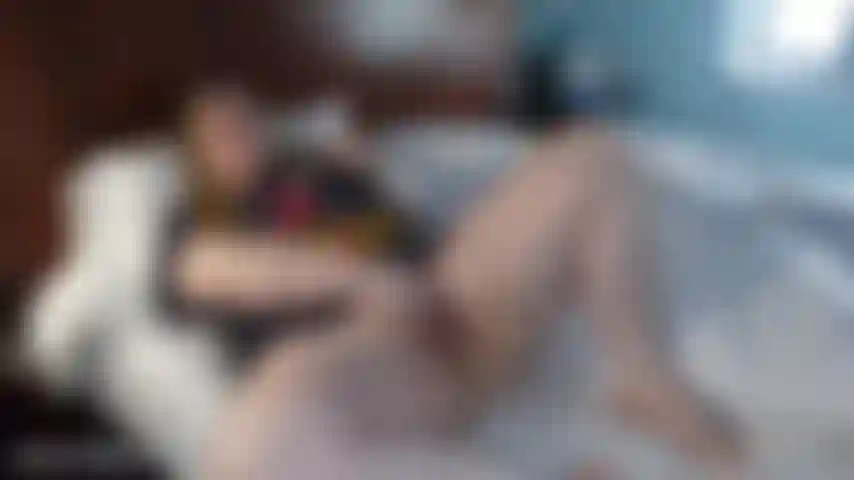 Pas de maquillage, masturbation naturelle.