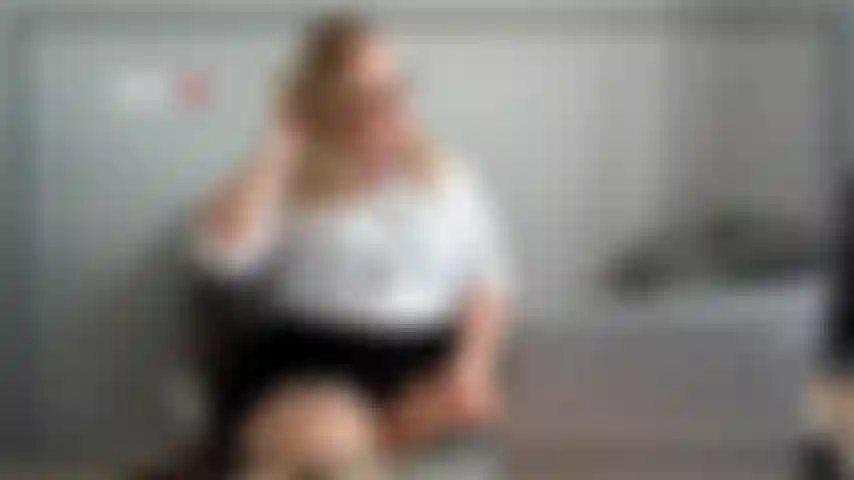 Julie_Bliss - office101 - espionne moi cctv.