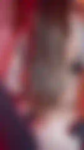 Je joue sur une chaise de bureau.