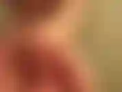 Moi sous la douche, me rasant et faisant la vaisselle.