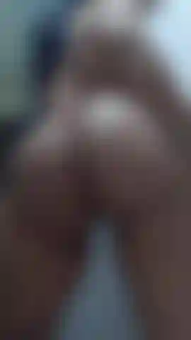 Les fesses qui rebondissent et les tétons tellement durs.