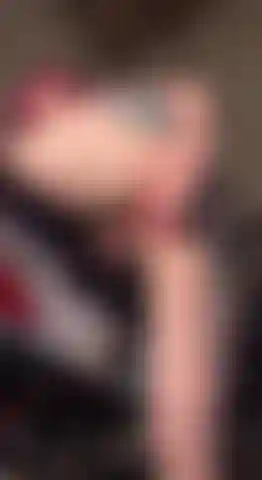 Baise de chatte à moto avec un gode.