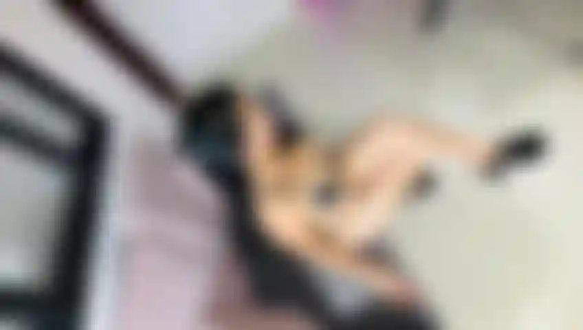 Expert to seduce with the look, to move my body to the rhythm of desire and take you step by step to the limit of pleasure.