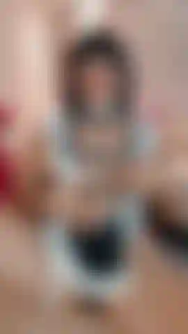 Un doigt dans ma chatte.