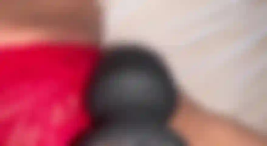 Domi/baguette magique sur le clitoris.