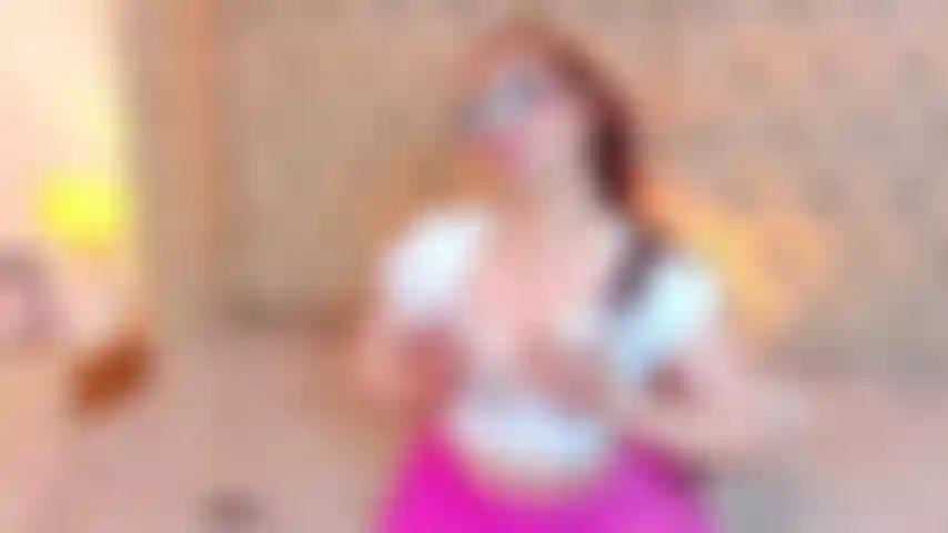 I play my breasts, I walked, in four I fucked hard to end up riding the dildo gently