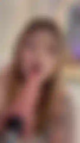 Machine à baiser dans ma gorge #fuckmachine #mouth #bigdildo.