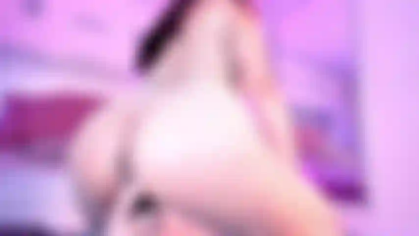 Chatte humide et gros gode !