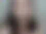 Je fais vibrer ma chatte de près.