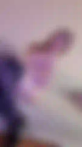 Des étirements géniaux et une chatte rose vif !