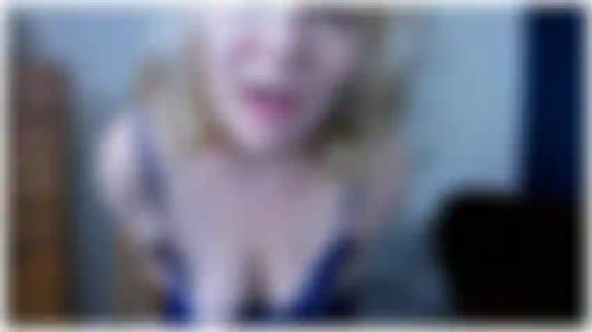 Film personnalisé pour redney. Un jeu de rôle de belle-mère, des bas et de la lingerie, un plug anal, je me doigte la chatte, j'éjacule et je mendie deux fois de sperme sur mon visage en gros plan.